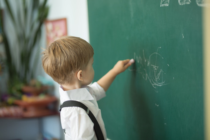 Analyse des effets à long-terme de la scolarisation à l’école maternelle